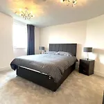 2 Bedroom Apartment In Southall Frg