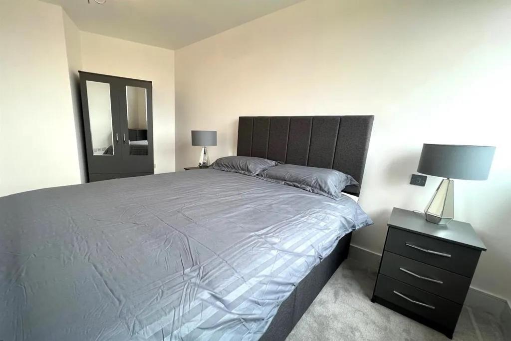 2 Bedroom In Frg Apartment *